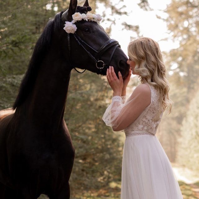 Ik wens iedereen een vrolijk pasen 🌷🐥🐰

Wanneer je paard de show steelt op jouw trouwdag!...🤣 (zie laatste foto🐴).

#trouwfotografie #trouwenin2025 #trouwfotograaf #trouwen #trouwenin2026 #trouwfotograafhuizen #trouwfoto